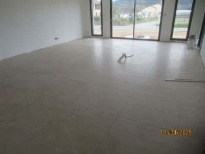 Pose du carrelage collé sur chape